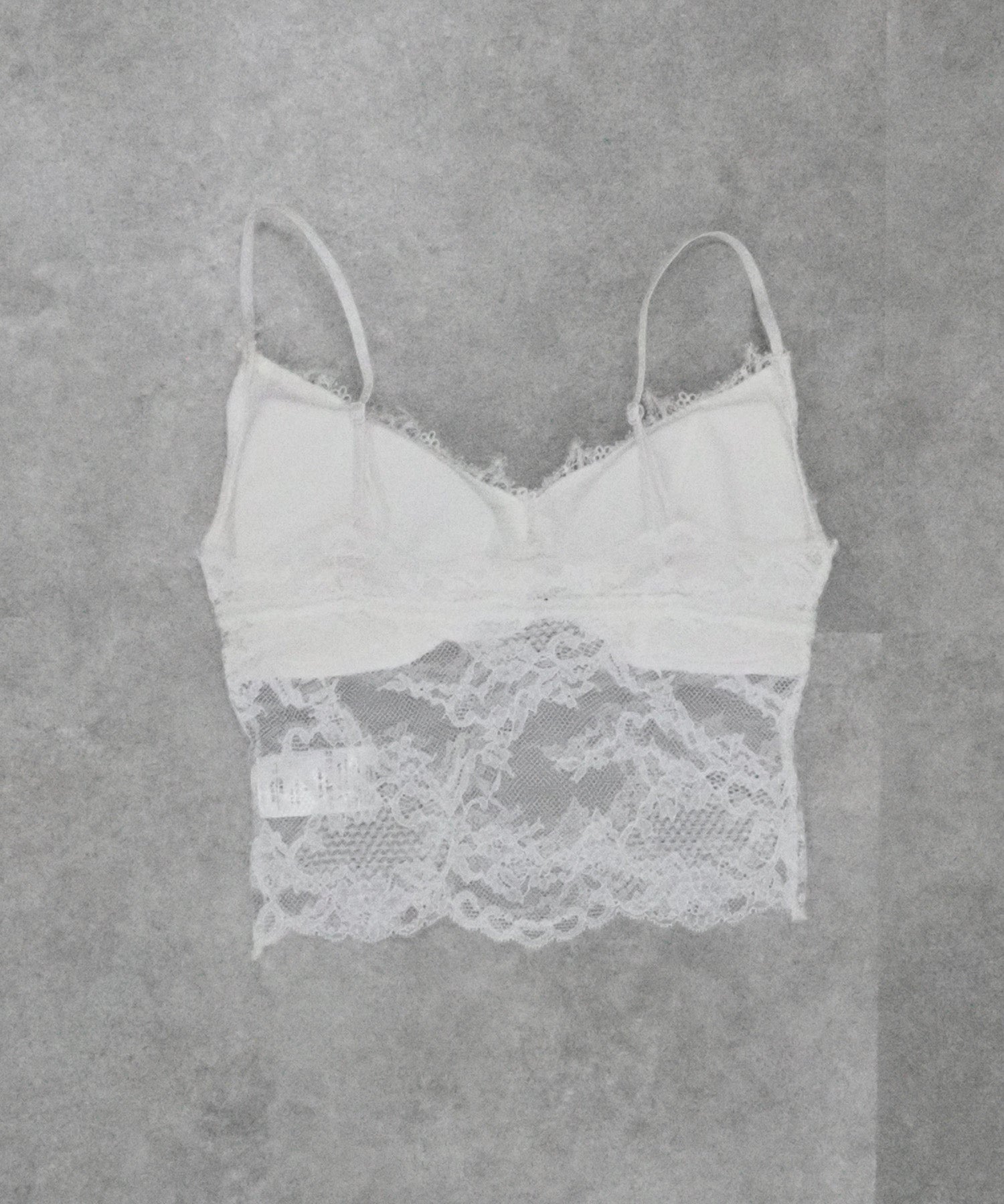 カップ付きレースキャミソール