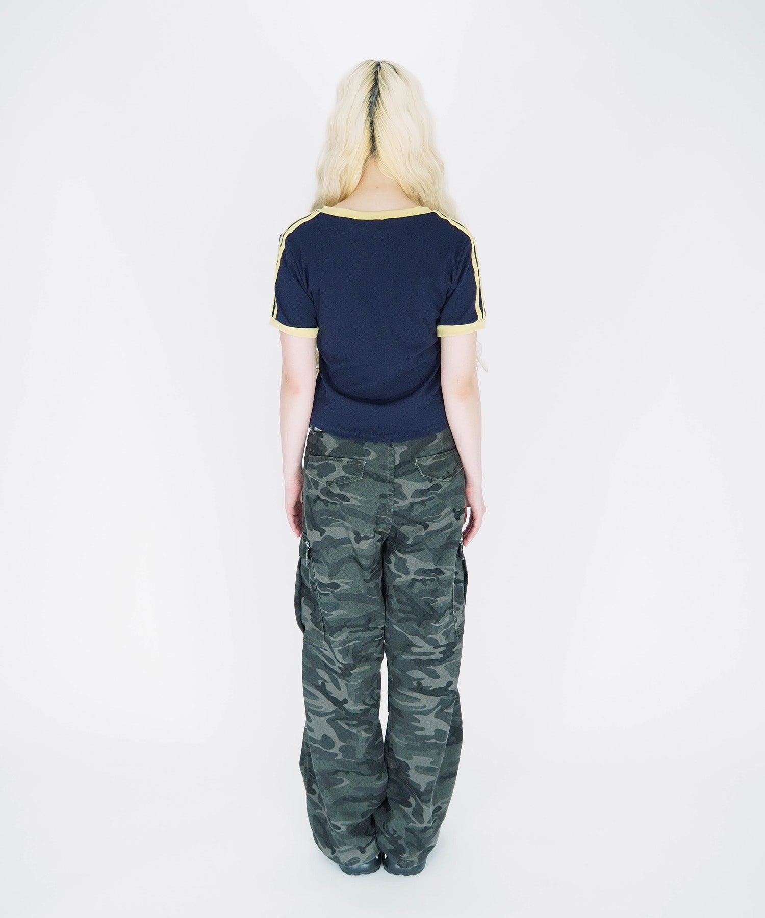 カモ柄カーゴパンツ