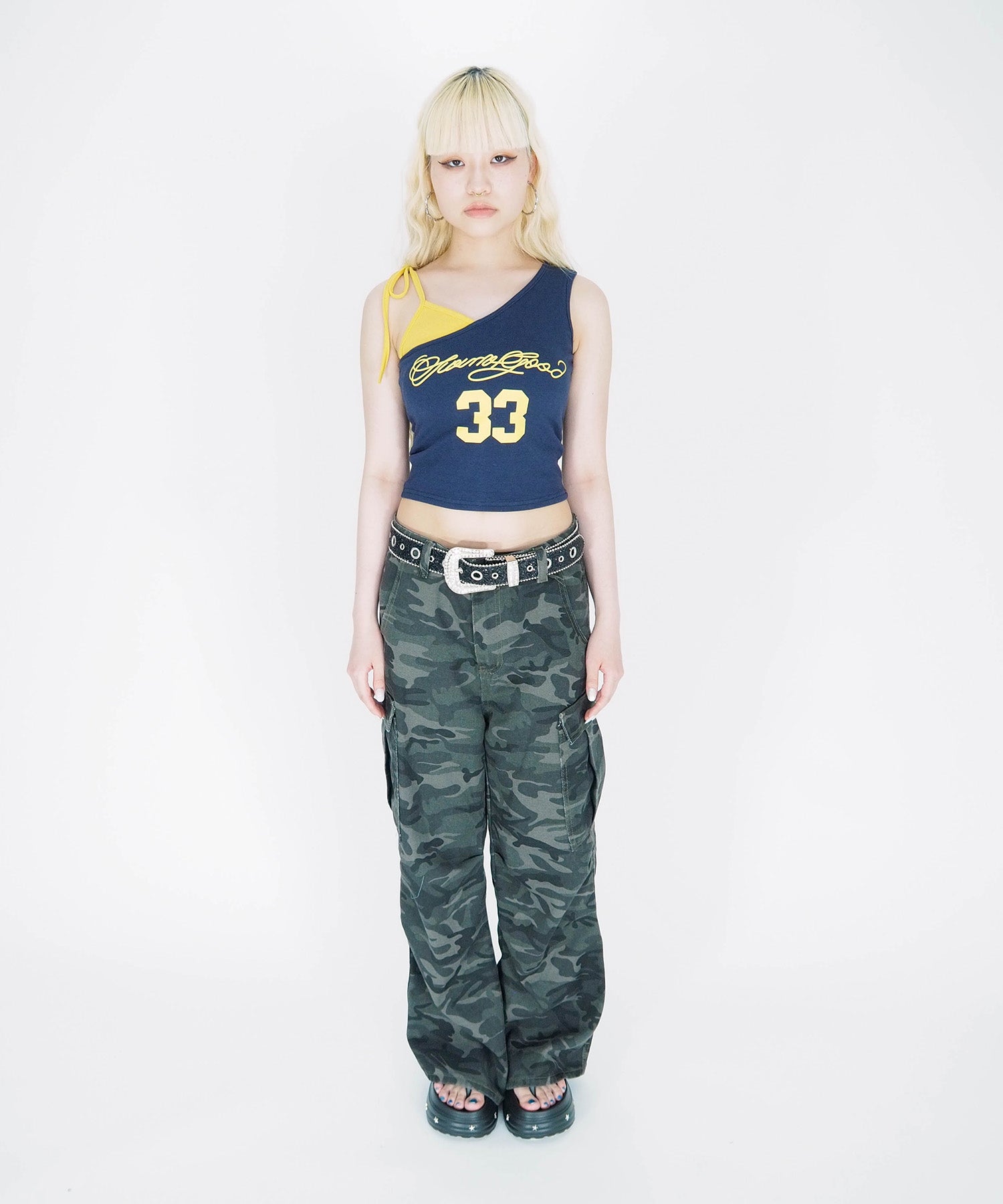 カモ柄カーゴパンツ