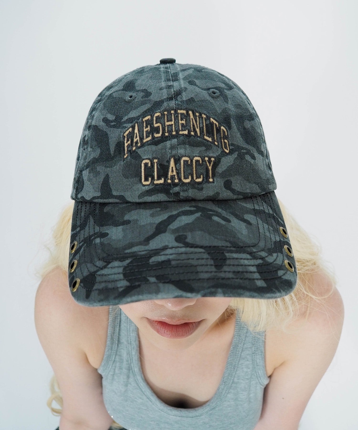 カモ柄ハトメロゴキャップ