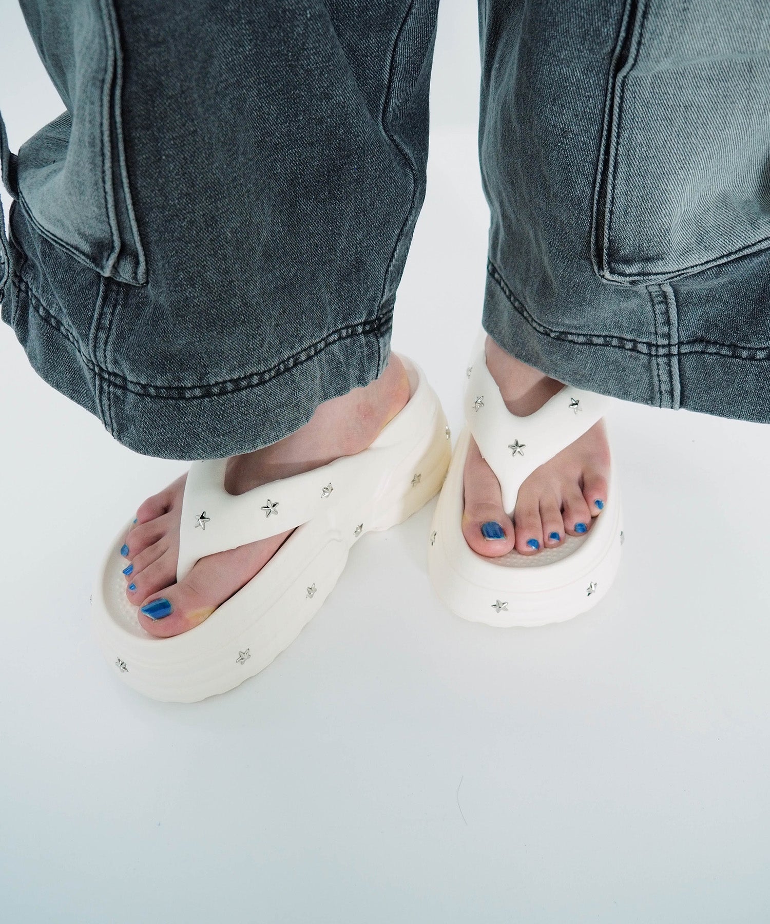 スタースタッズ厚底ビーチサンダル