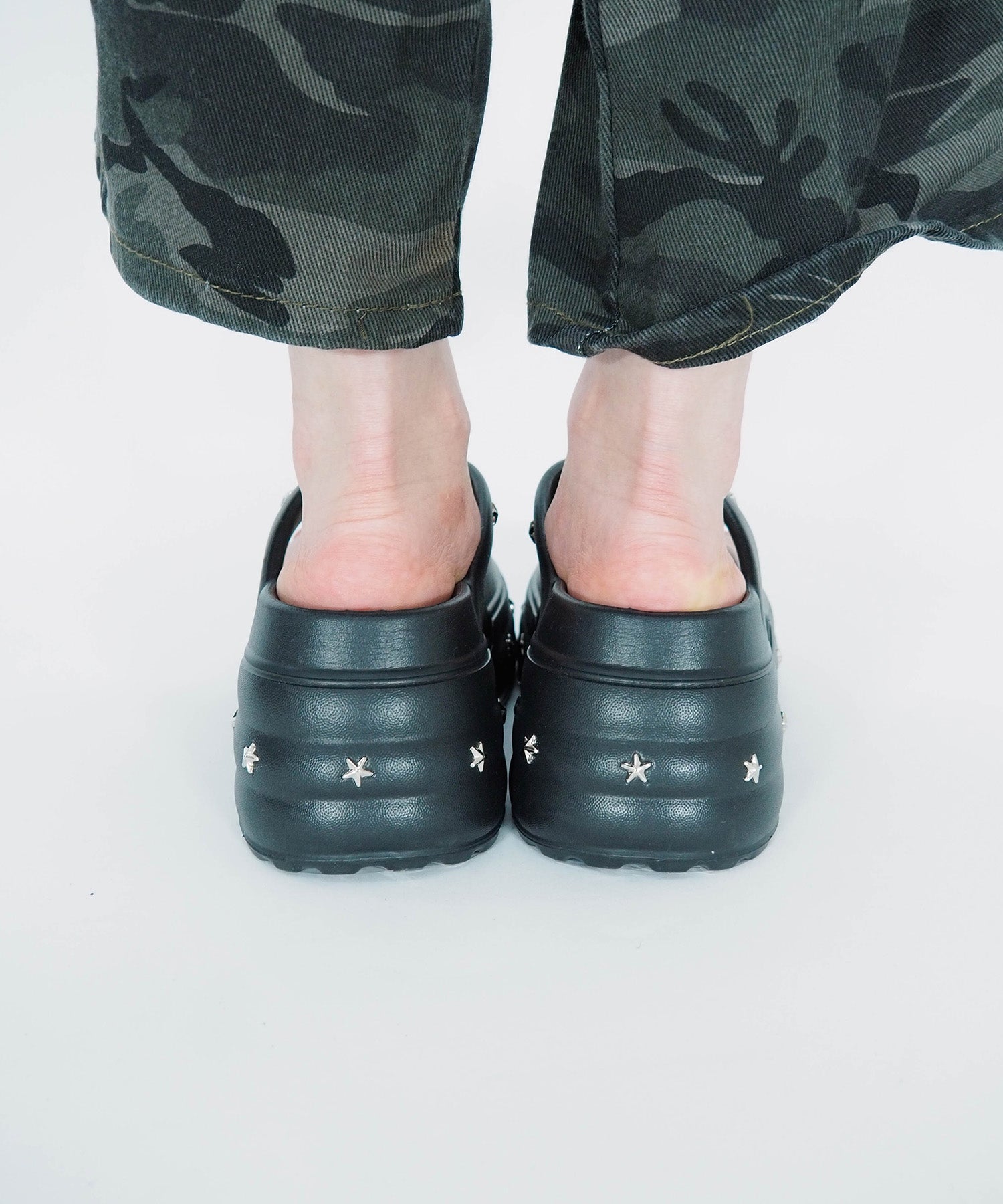 スタースタッズ厚底ビーチサンダル