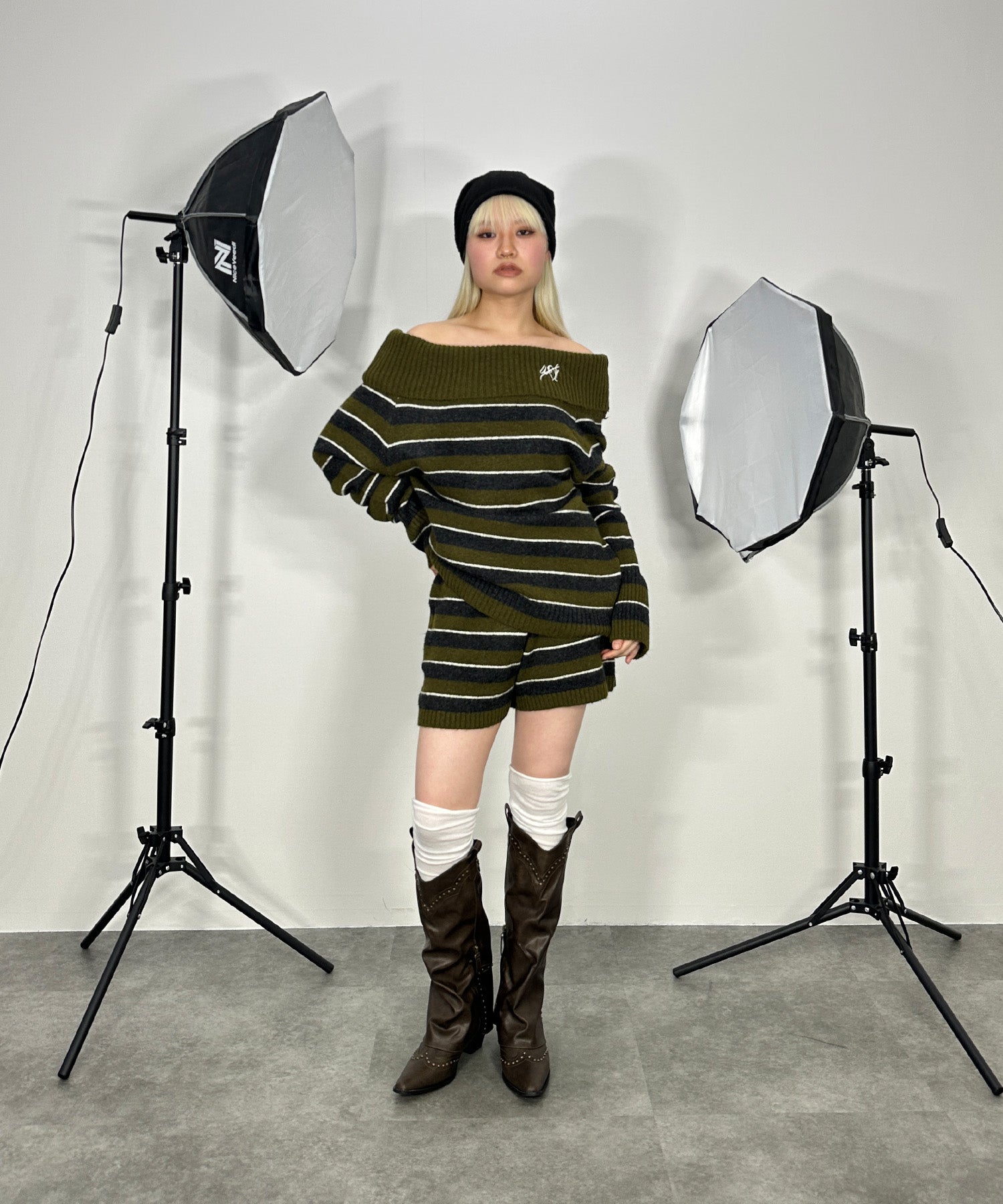 ヴィンテージ風スタッズカバーブーツ