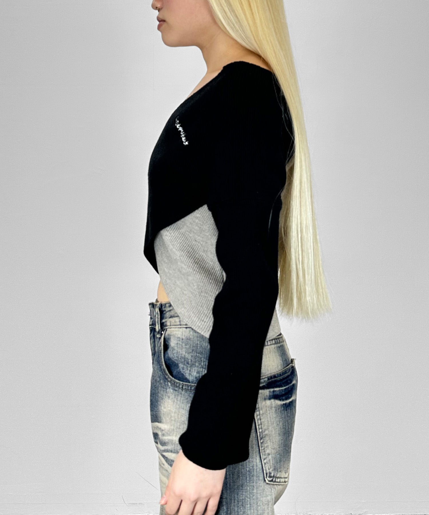 クロスオフショルバイカラーニット