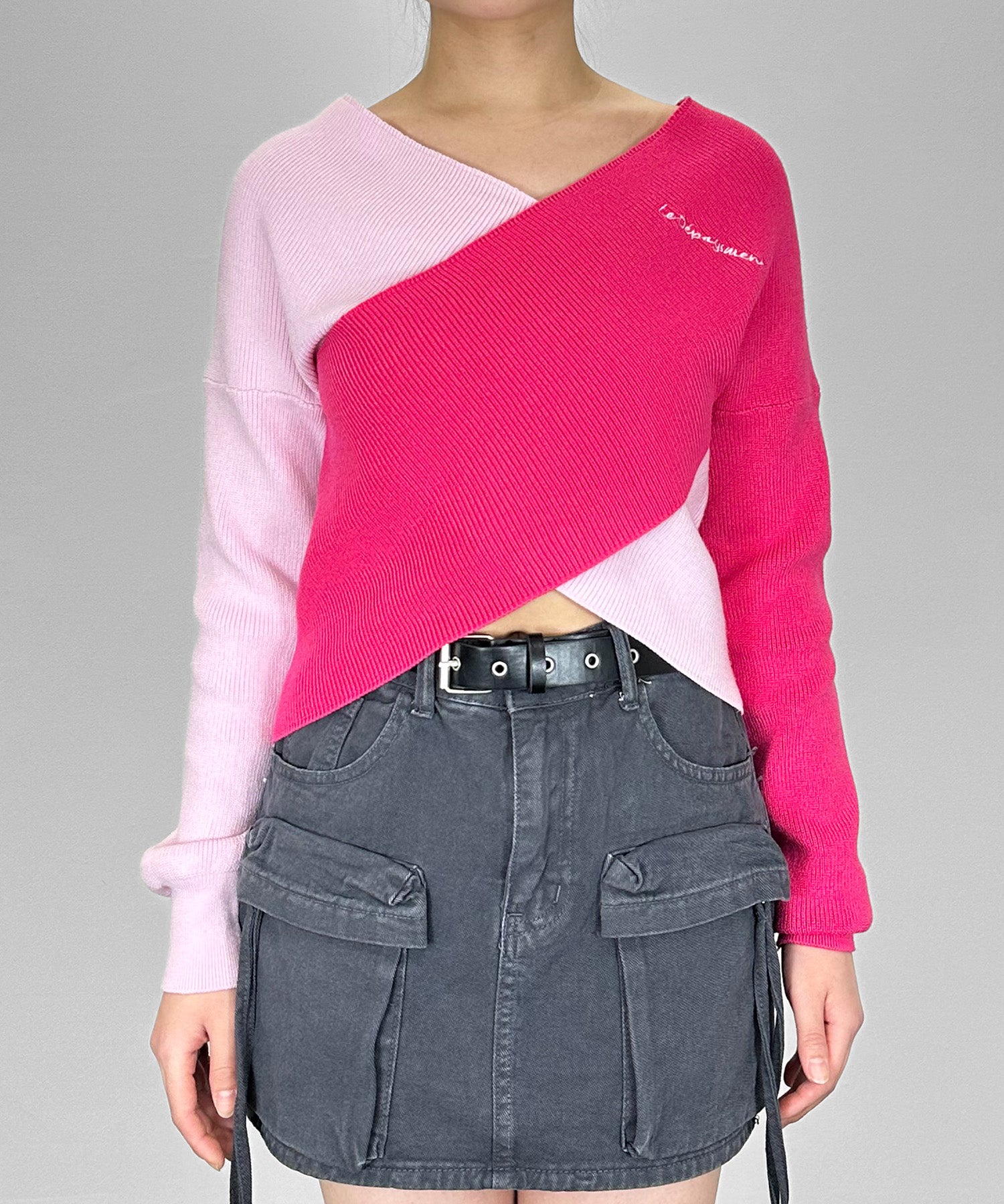 クロスオフショルバイカラーニット