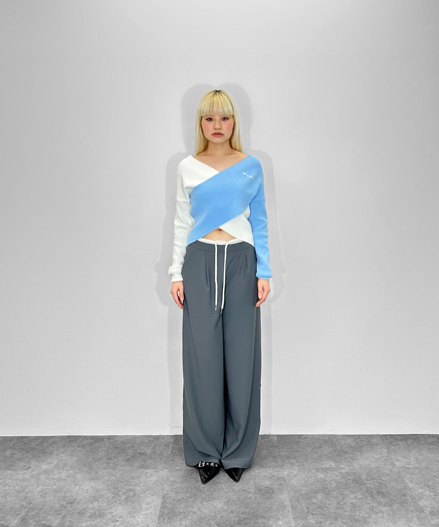 クロスオフショルバイカラーニット