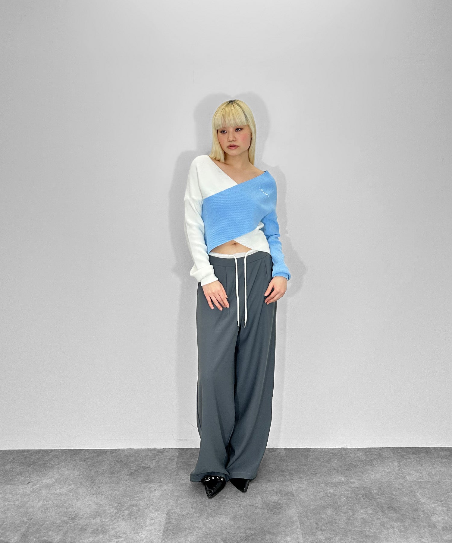 クロスオフショルバイカラーニット