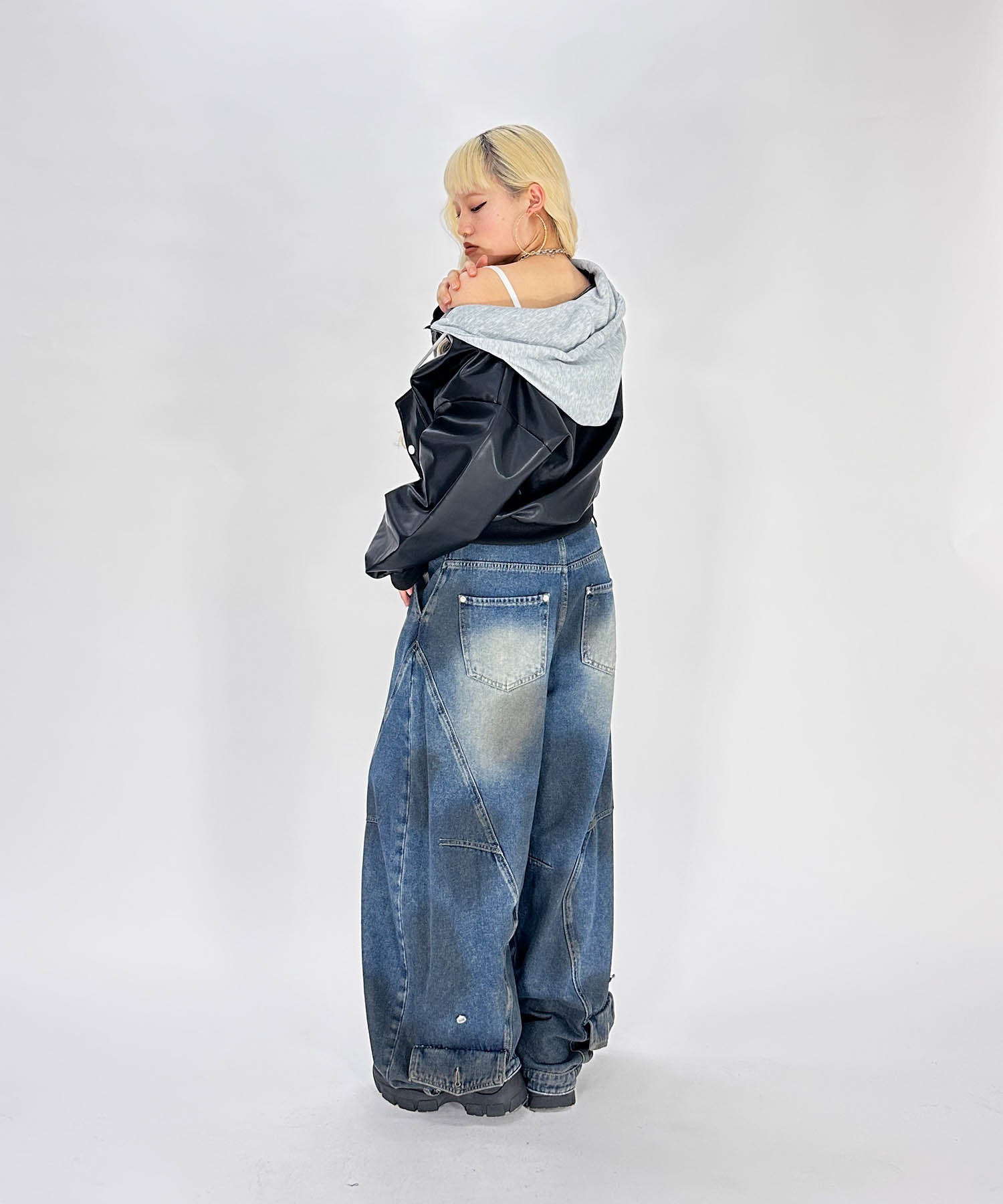 フード付きレザージャケット