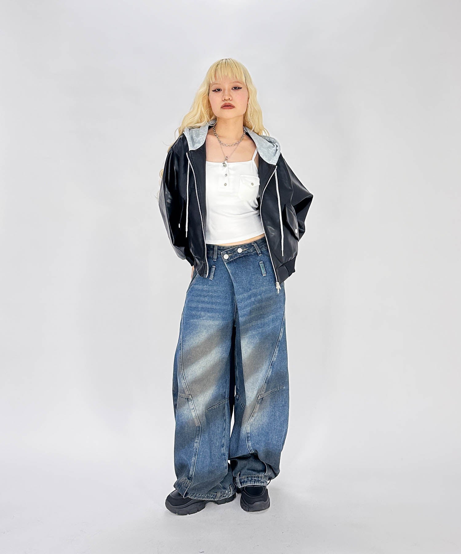 フード付きレザージャケット