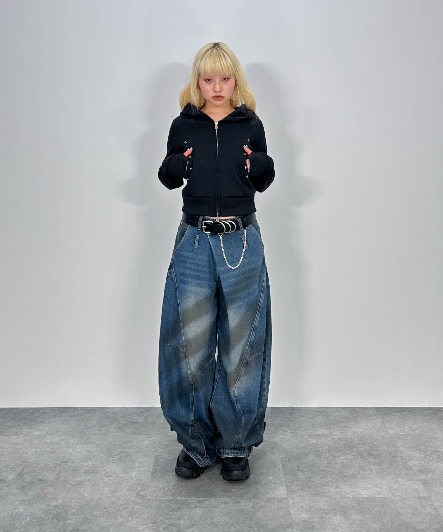 スタッズリブフードパーカー