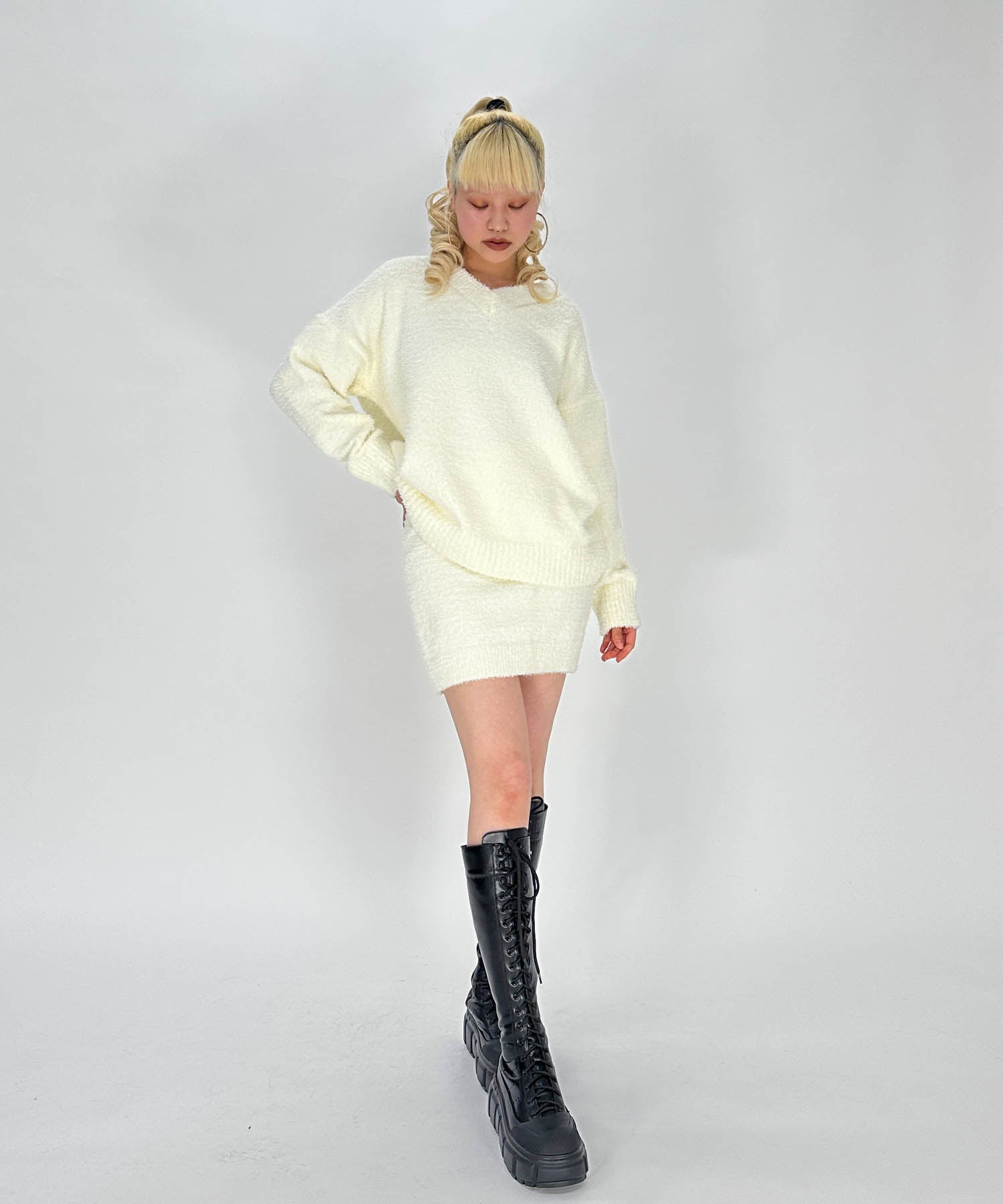 Vネックオーバーニットセットアップ