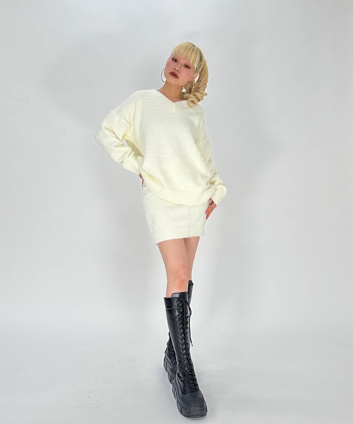 Vネックオーバーニットセットアップ