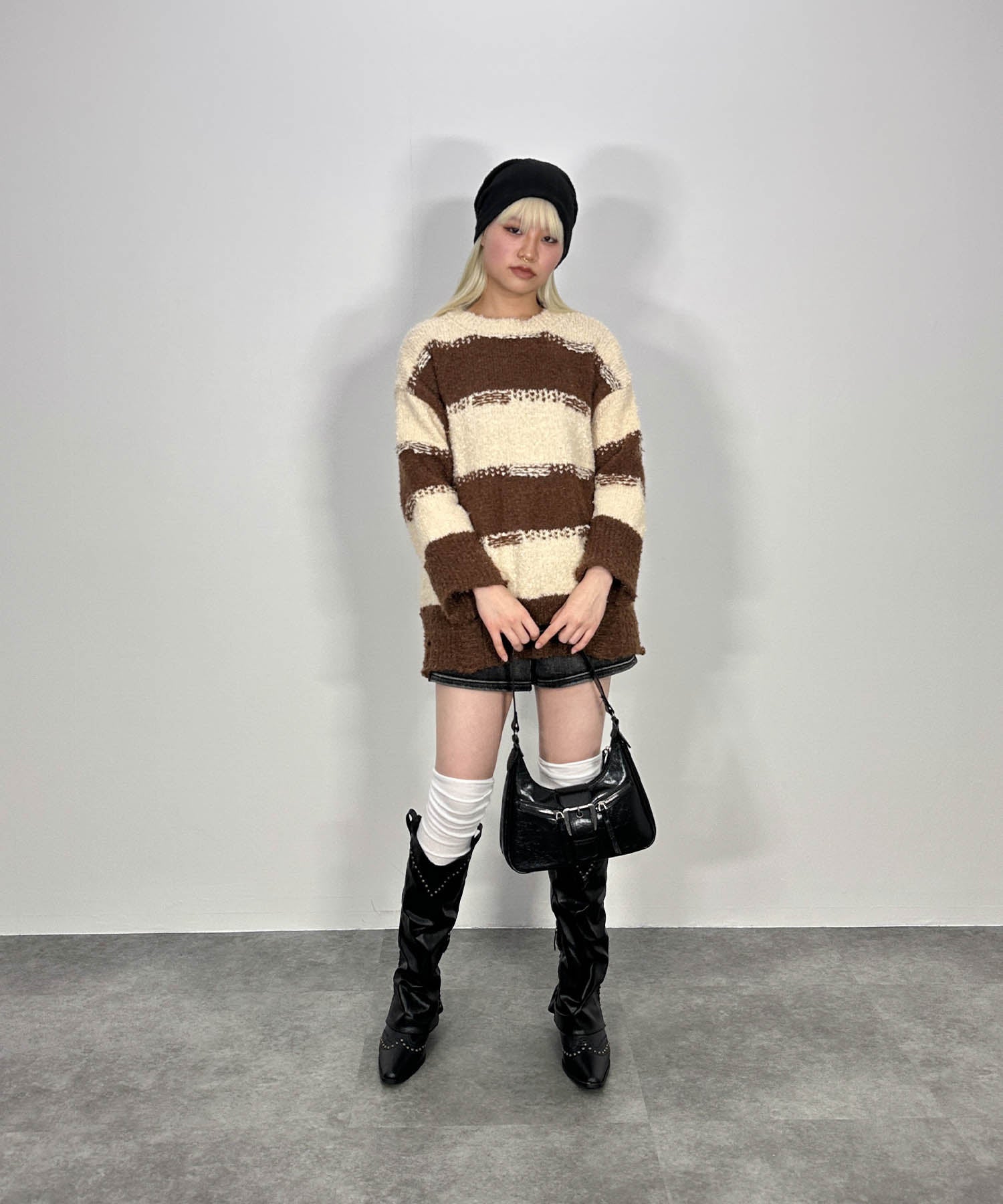 ルーズフィットストライプニット