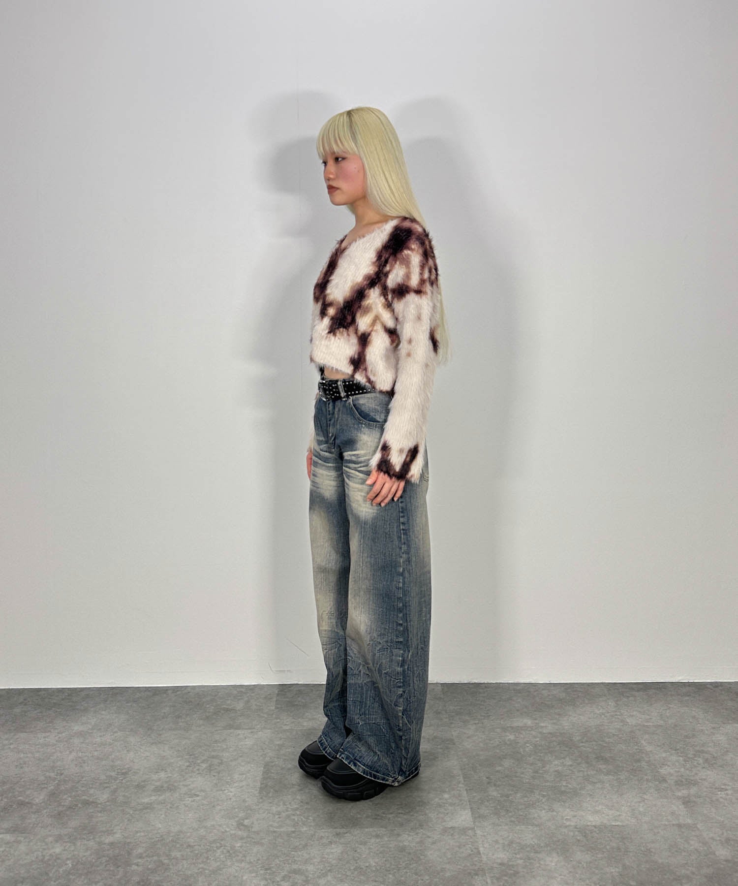 ニュアンス柄ルーズネックニット