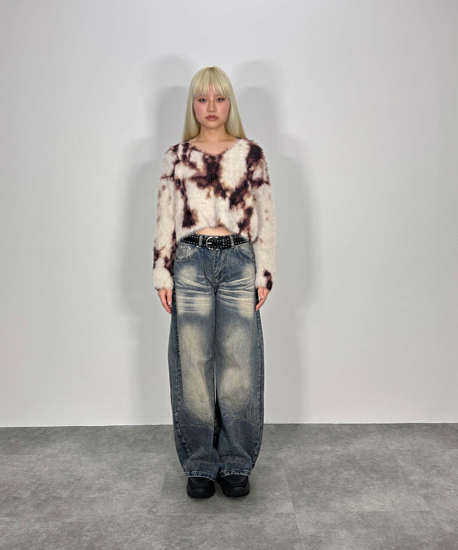 ニュアンス柄ルーズネックニット