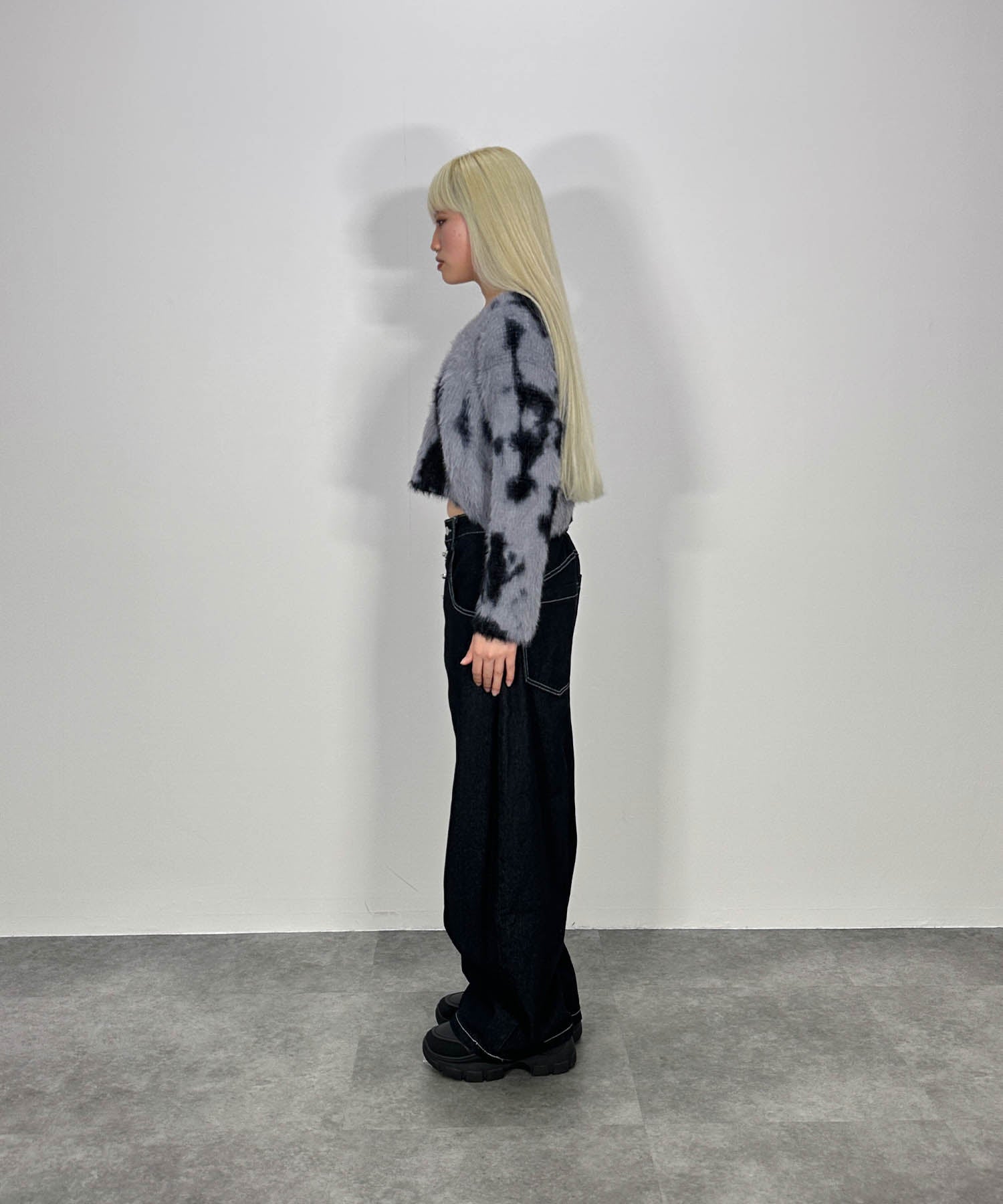 ニュアンス柄ルーズネックニット