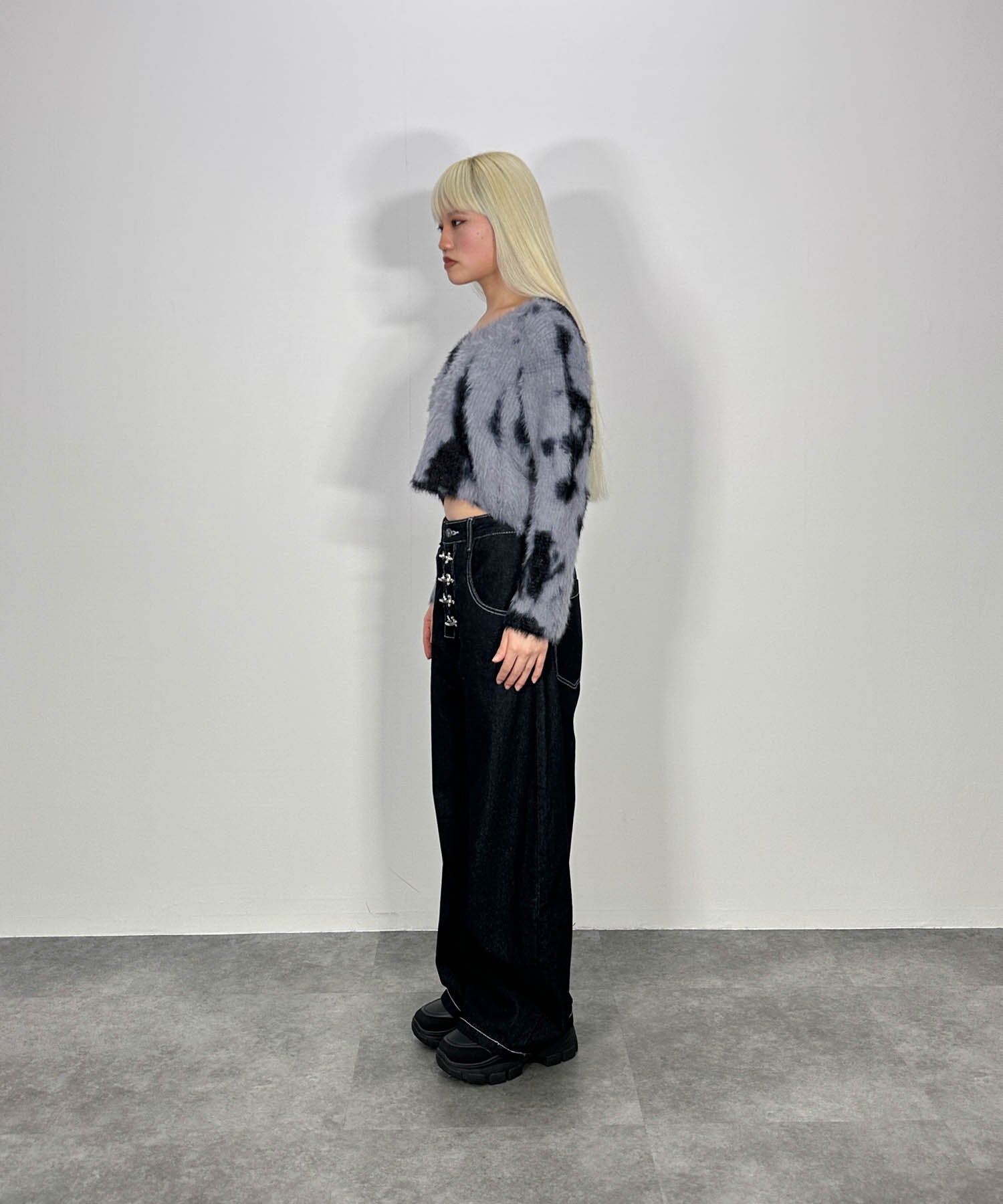 ニュアンス柄ルーズネックニット