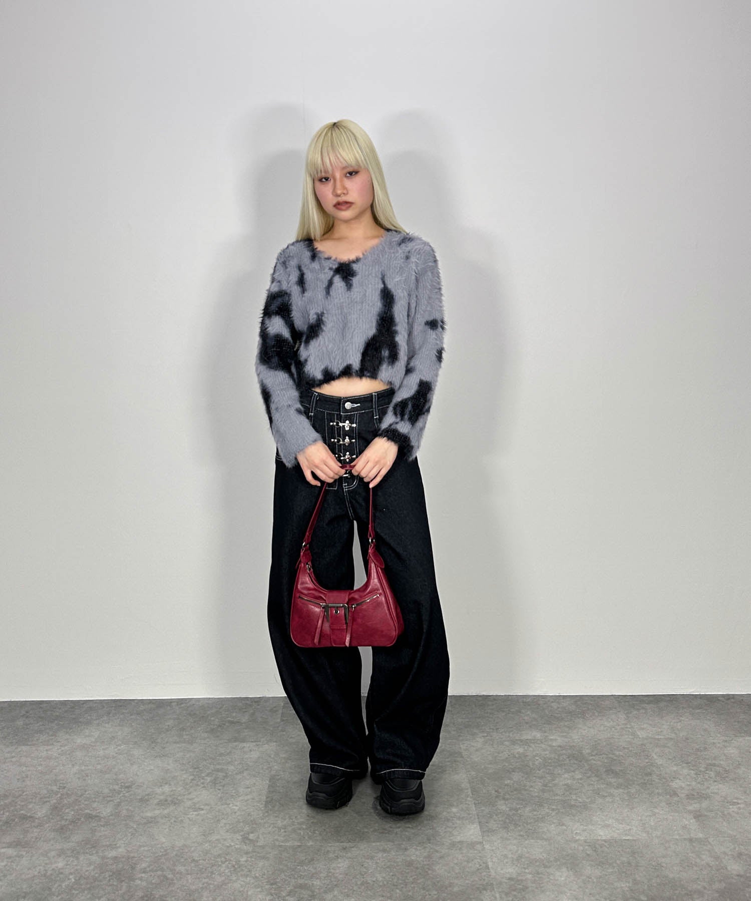 ニュアンス柄ルーズネックニット