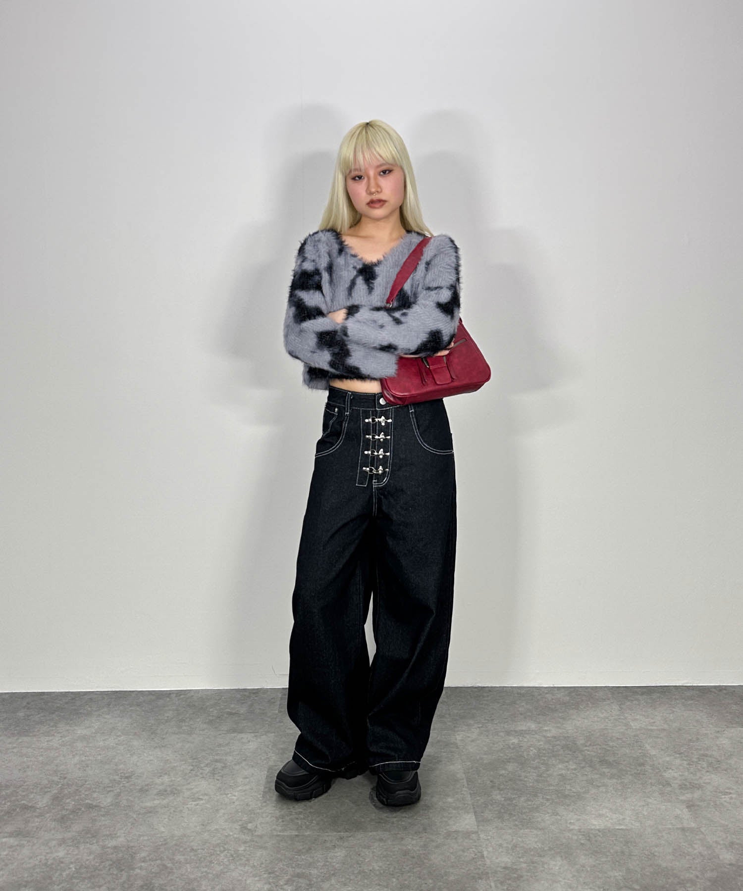 ニュアンス柄ルーズネックニット