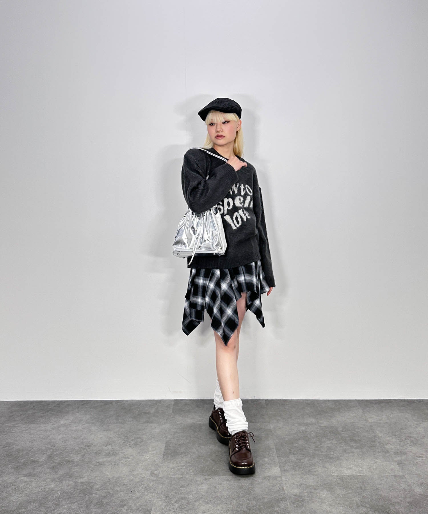 ハートレタリングニット