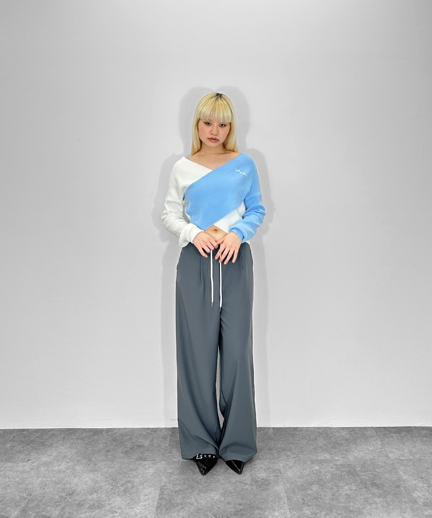 クロスオフショルバイカラーニット