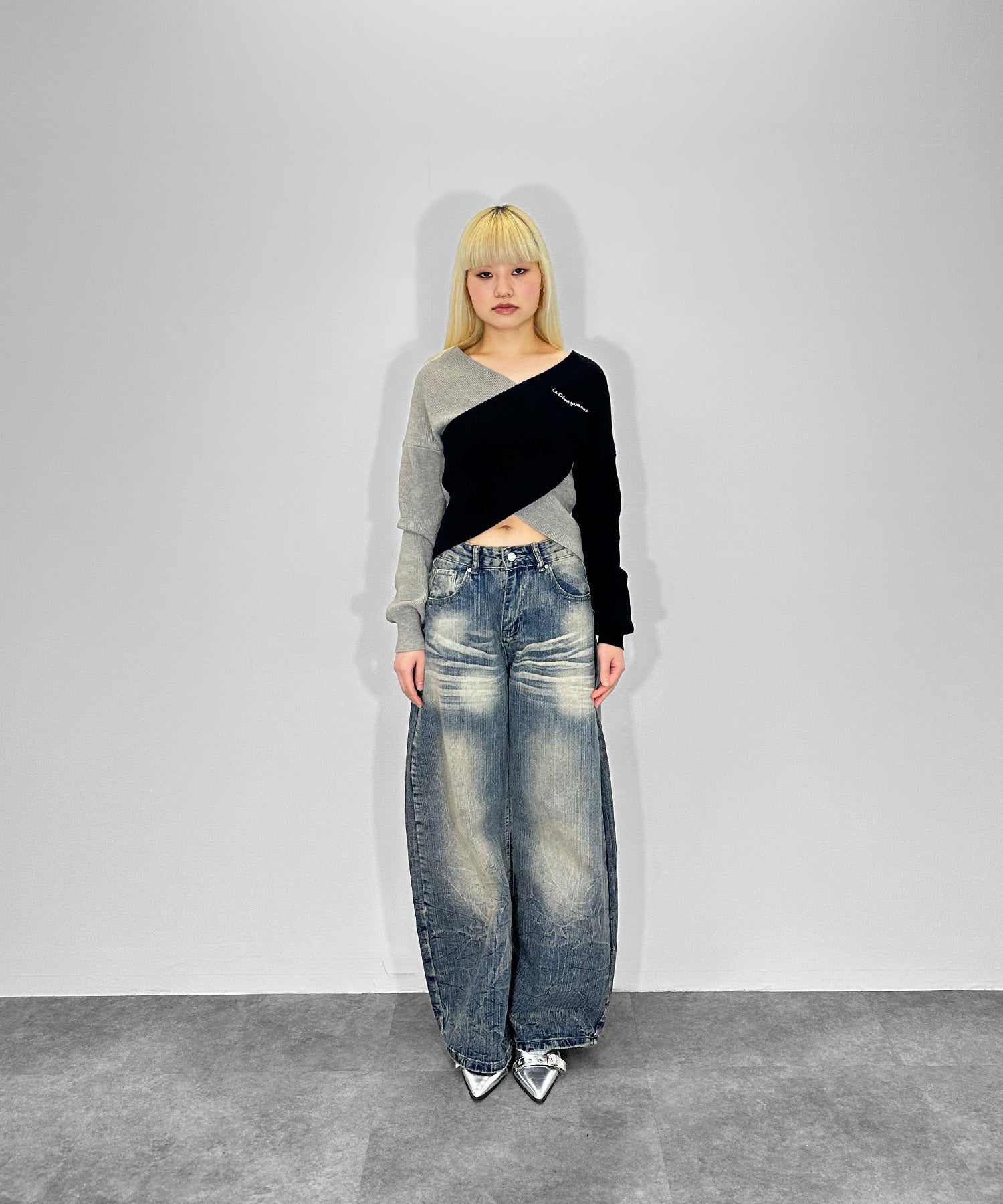 クロスオフショルバイカラーニット