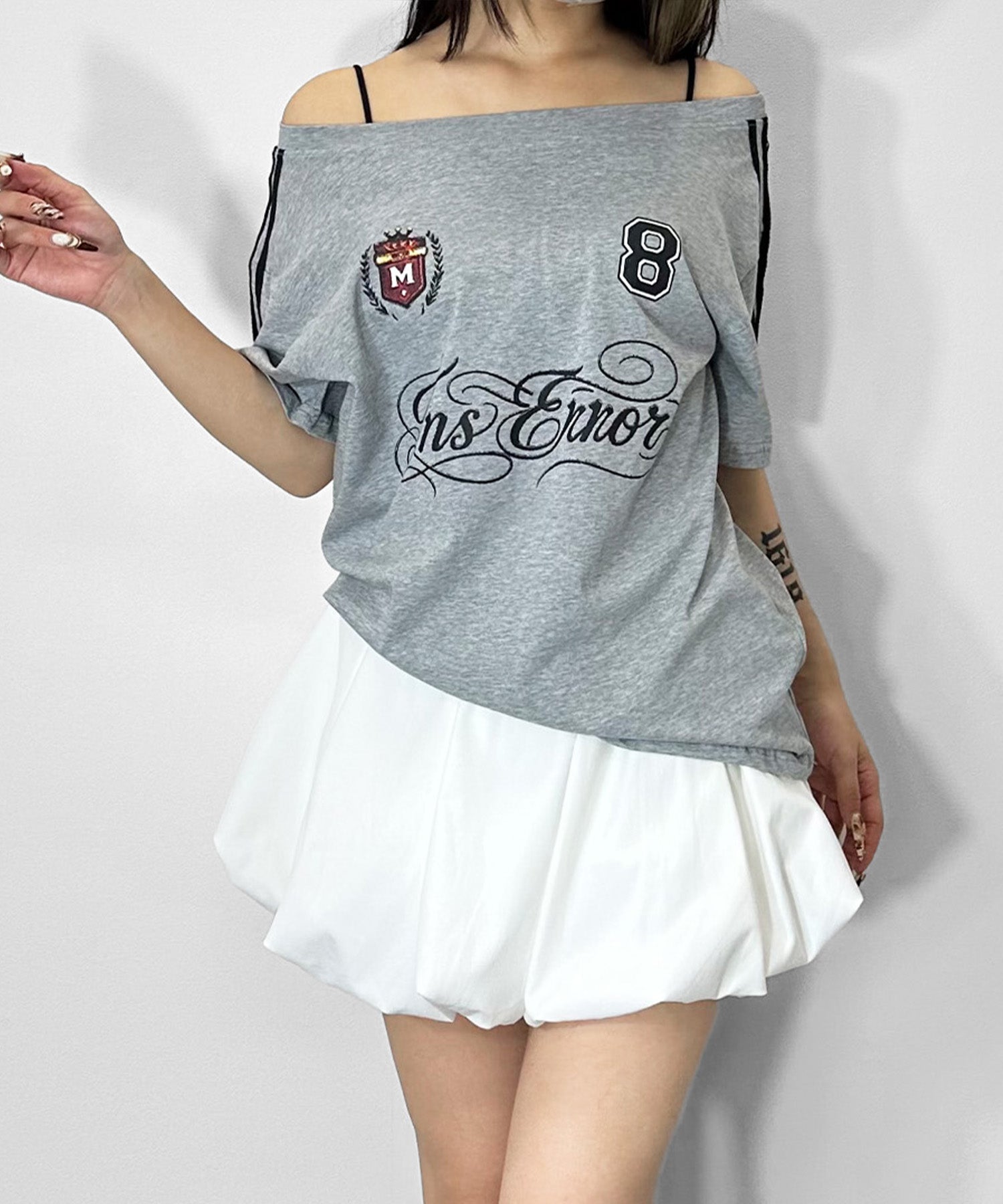 ルーズネックスポーティーＴシャツ