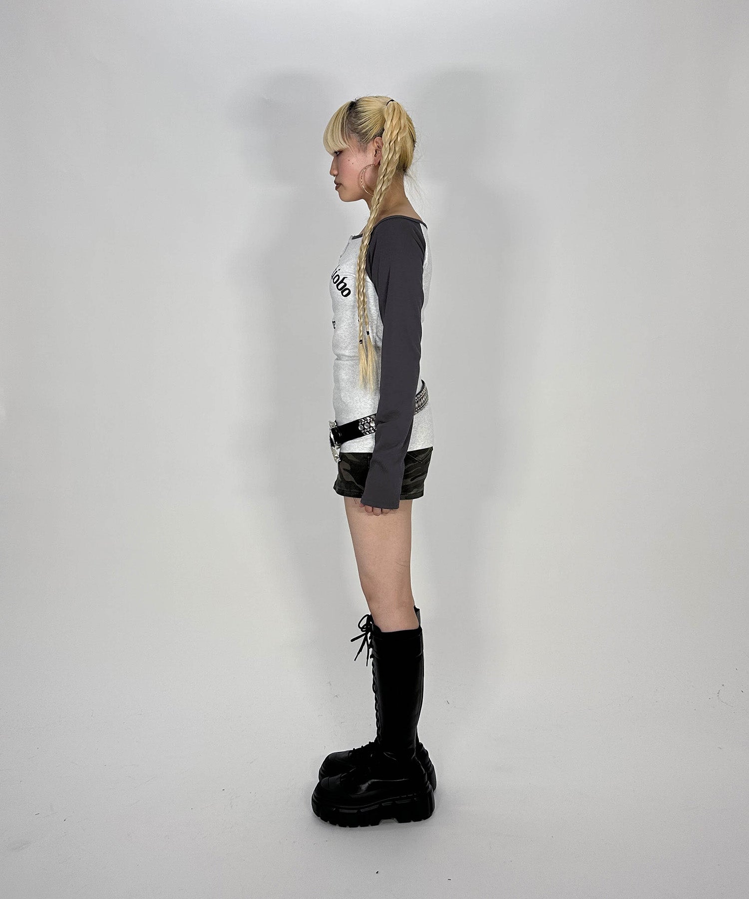 オフショルロングTシャツ