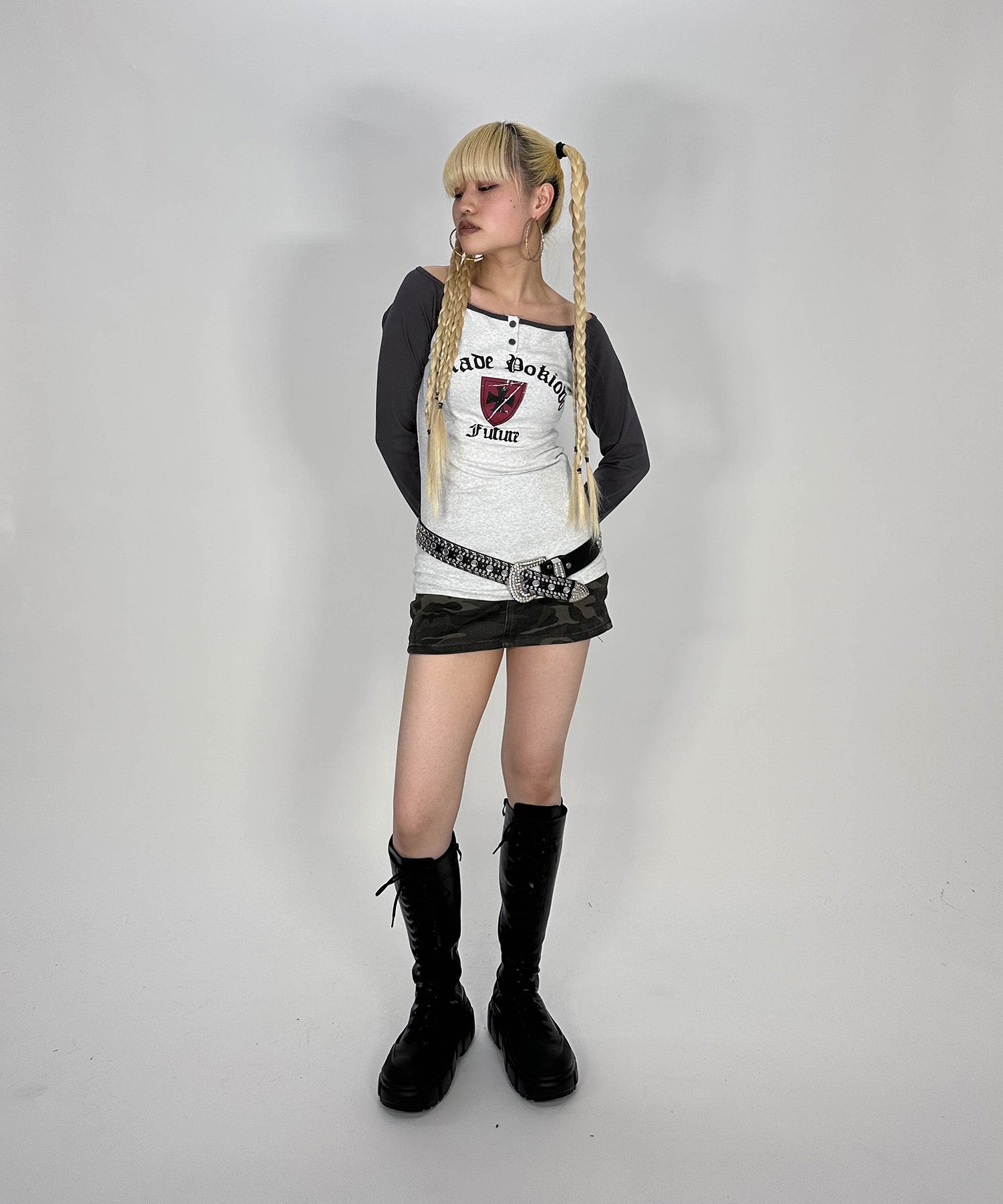 オフショルロングTシャツ