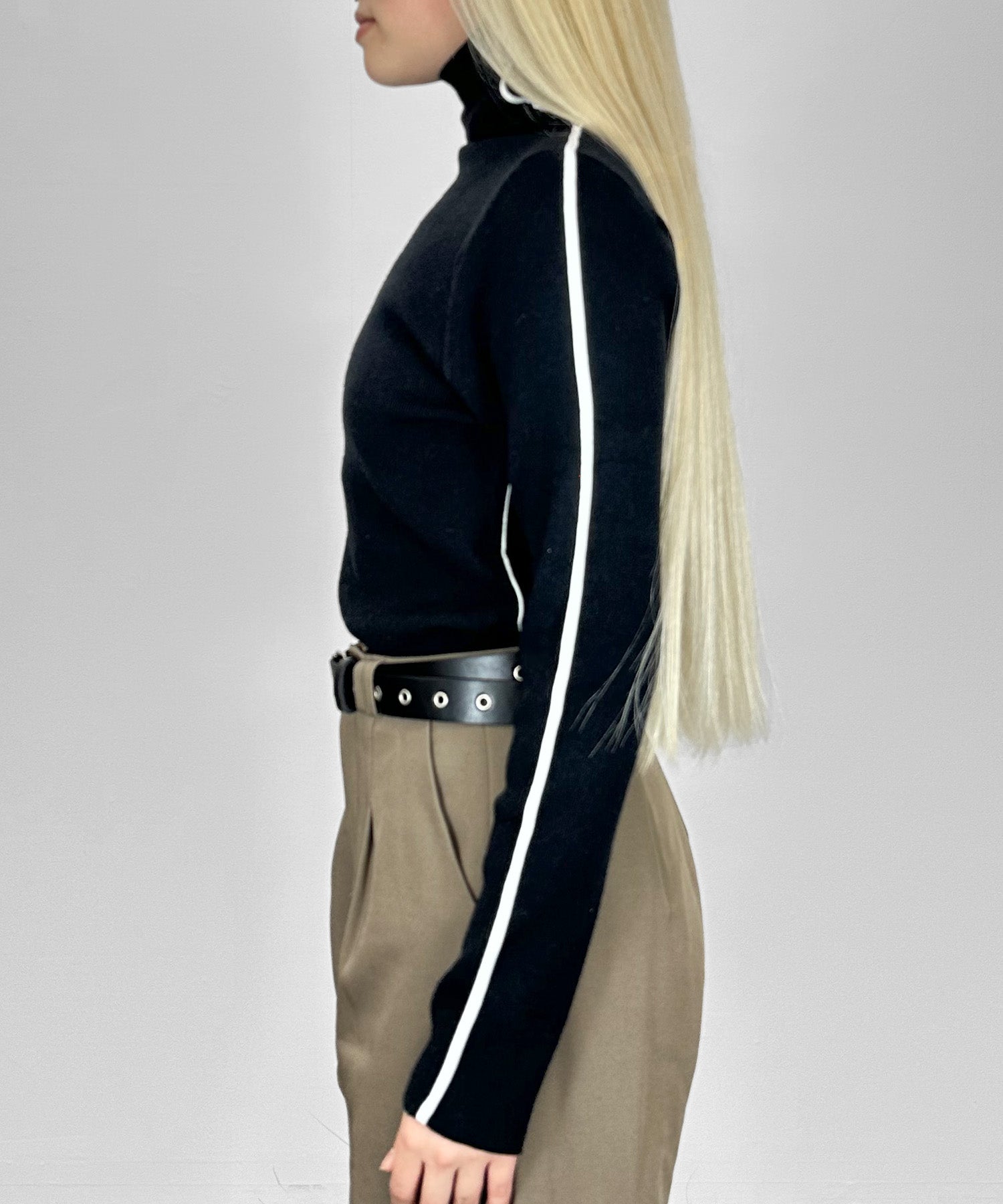 ハイネックワンライントップス