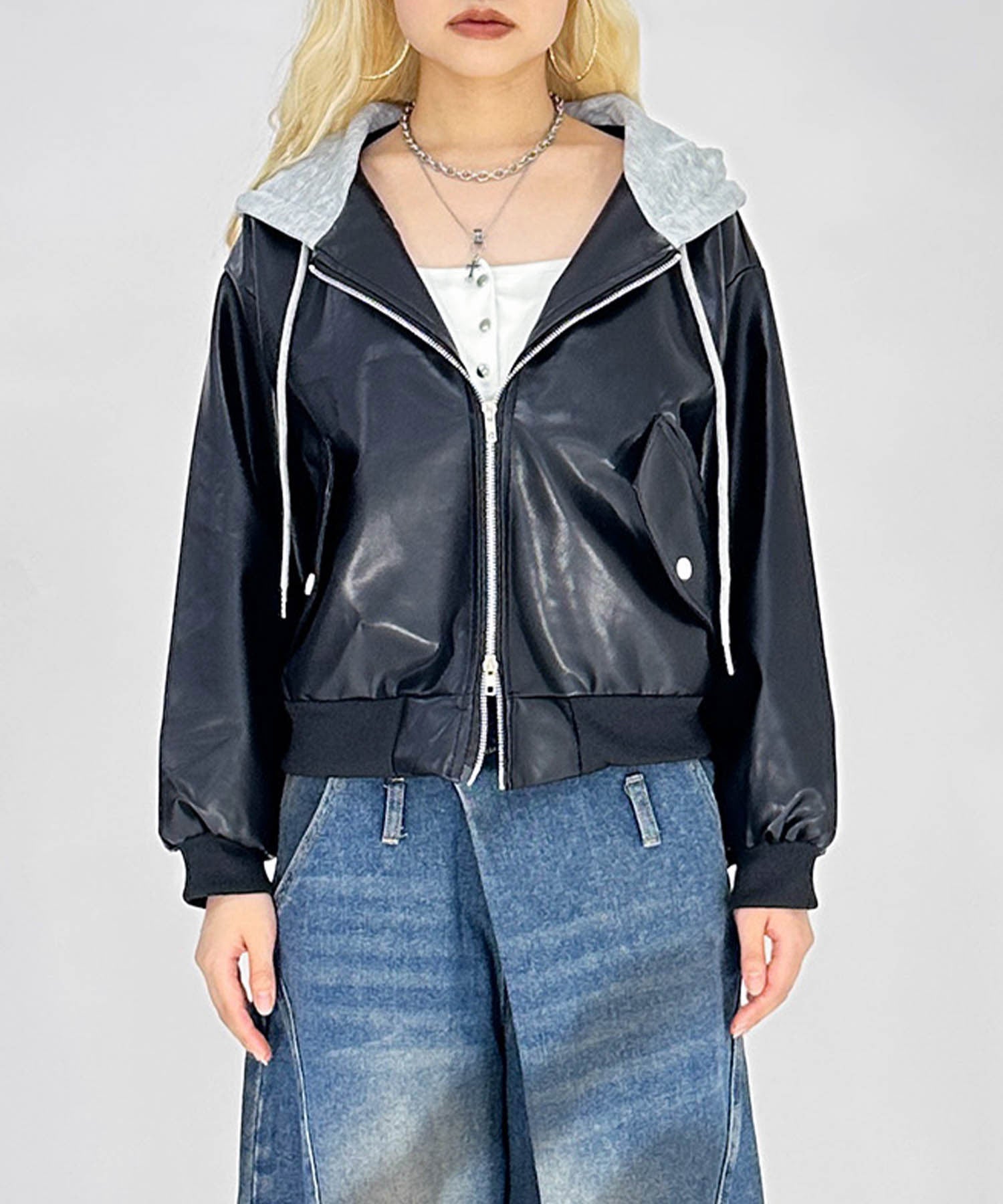 フード付きレザージャケット