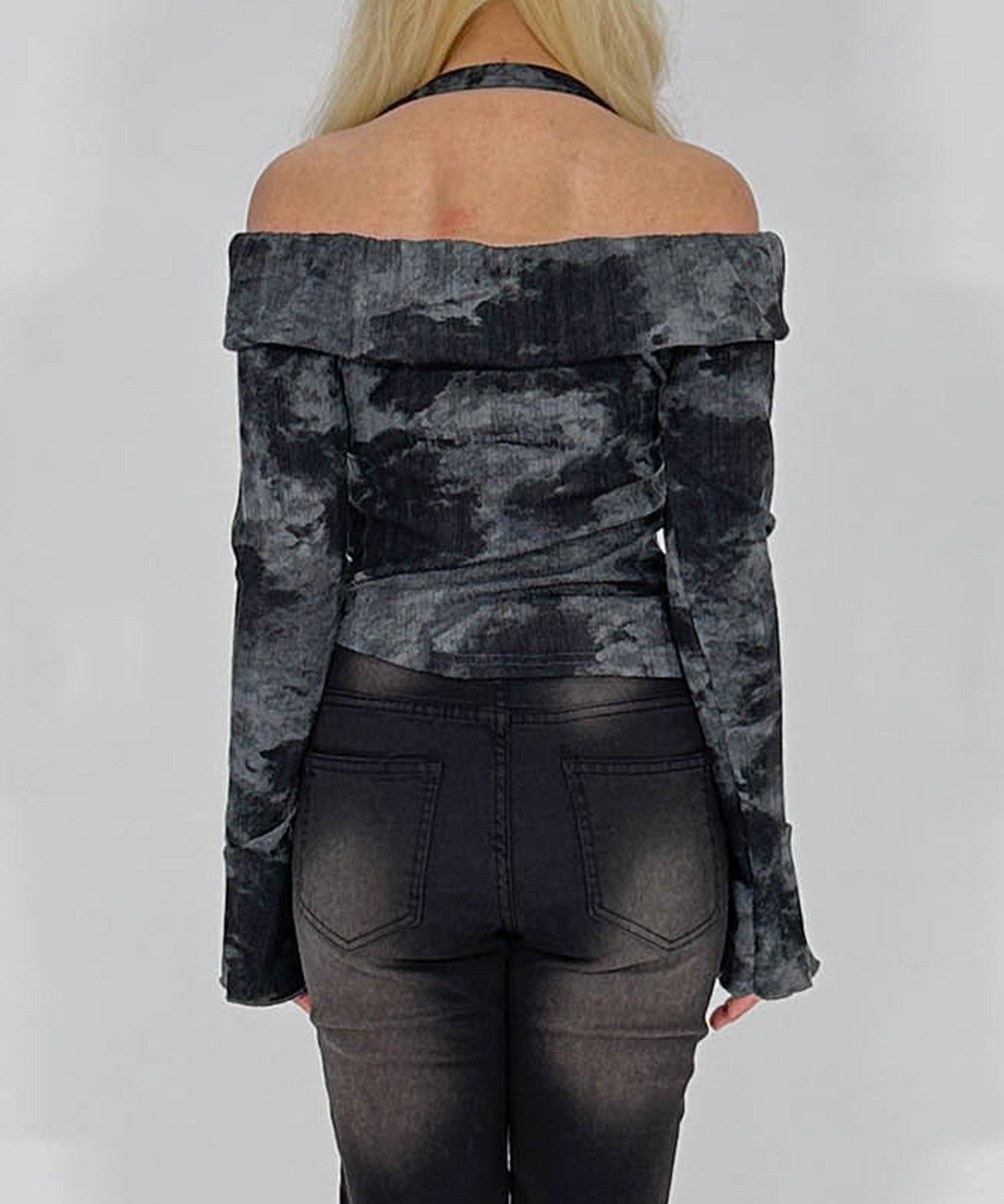 ホルターネックショルダートップス