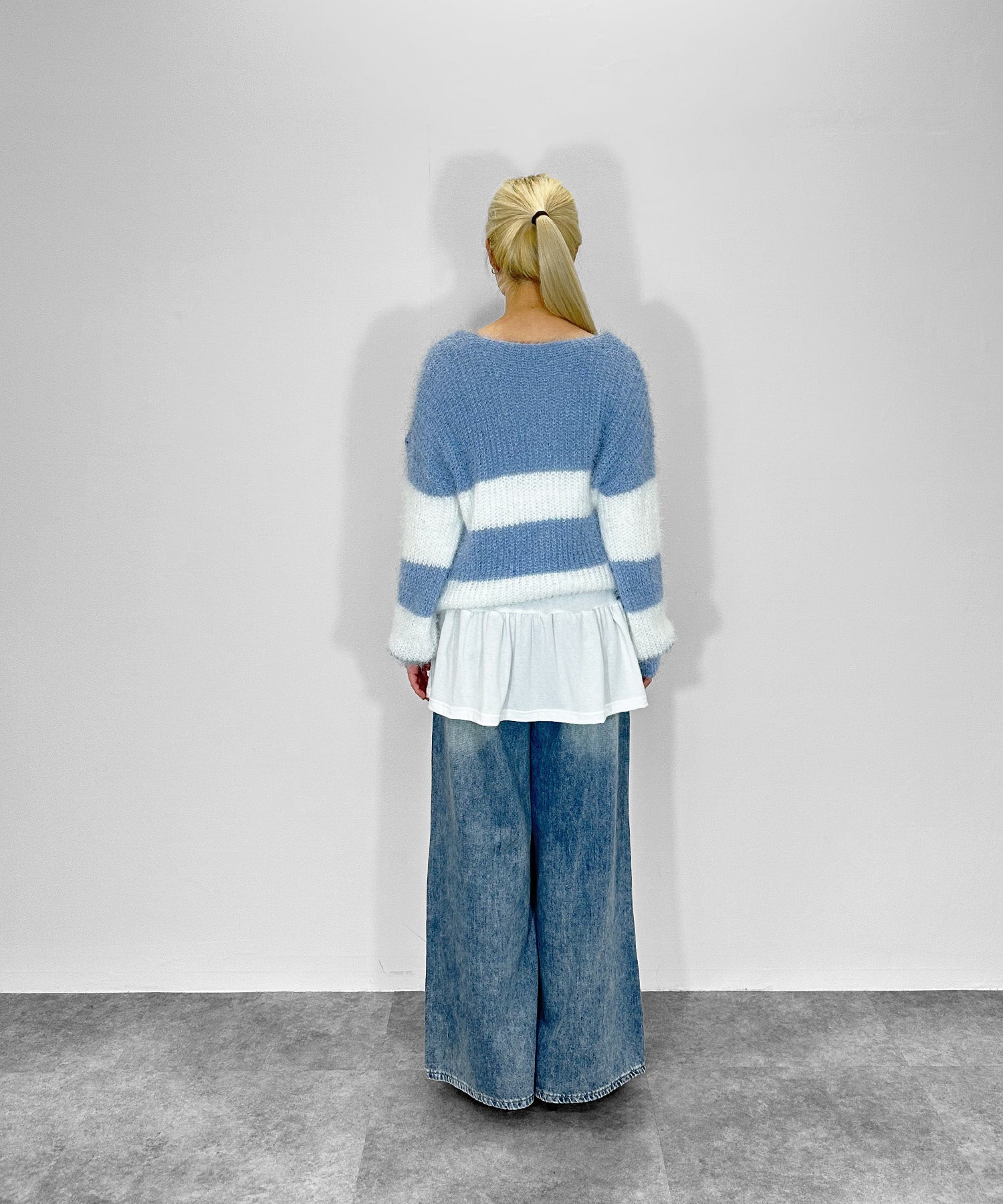 ワイドボーダーVネックニット