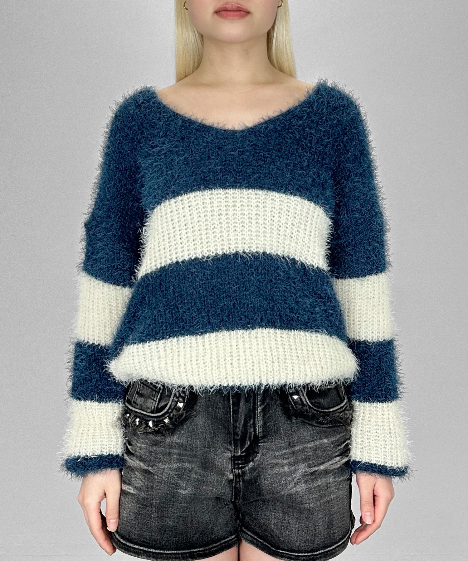 ワイドボーダーVネックニット