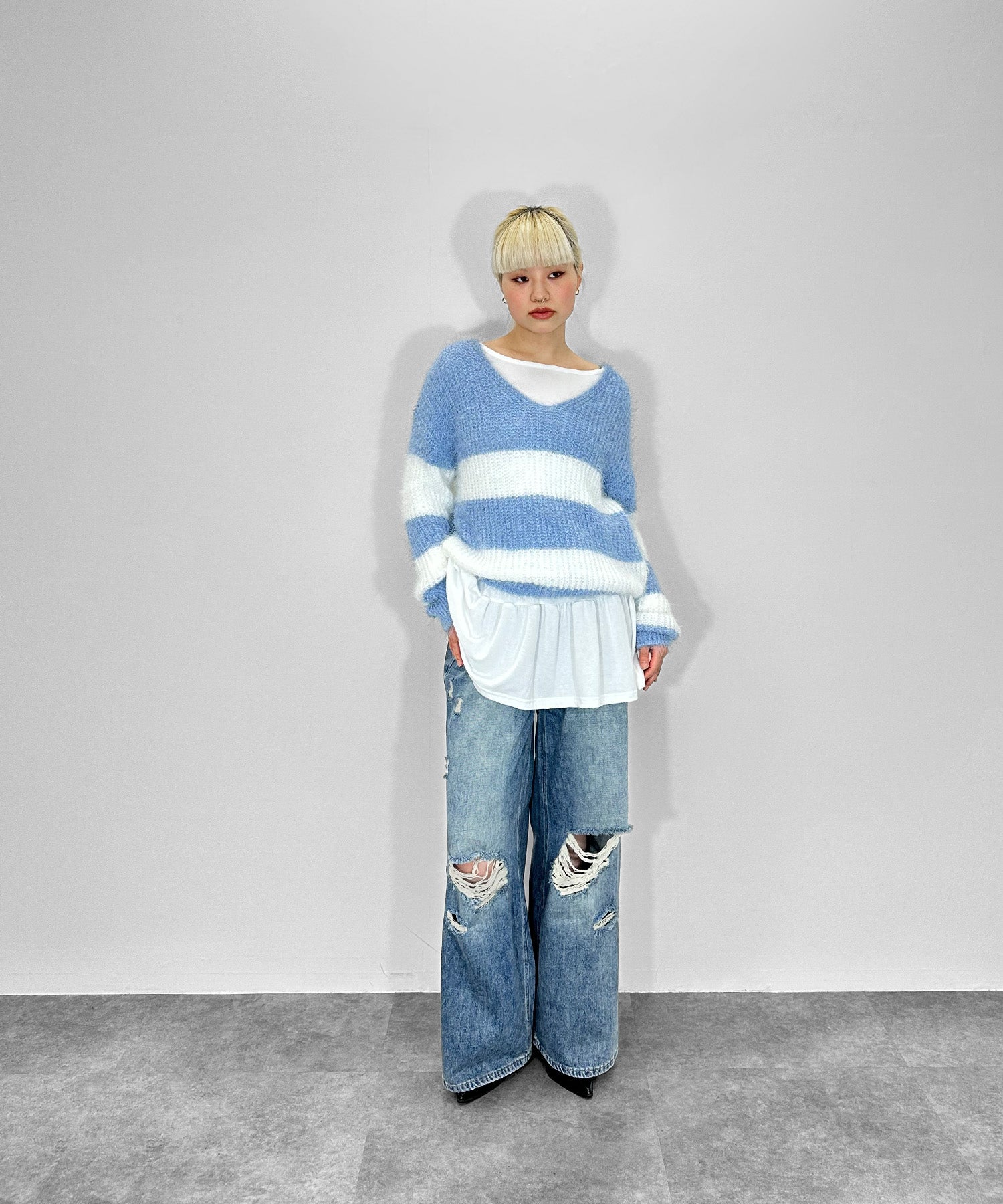 ワイドボーダーVネックニット