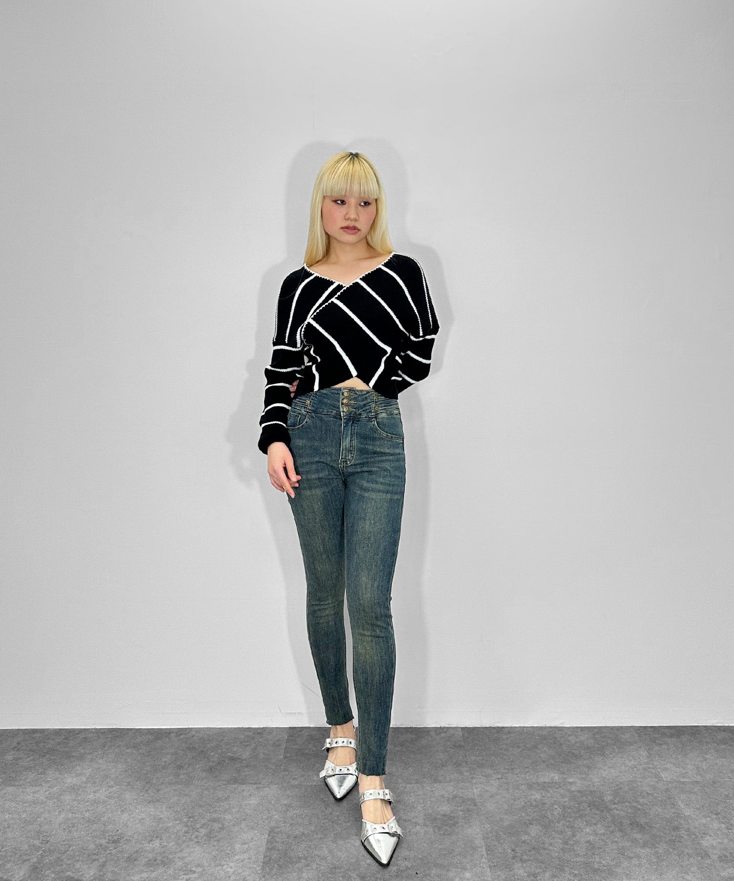 クロスオフショルストライプニット