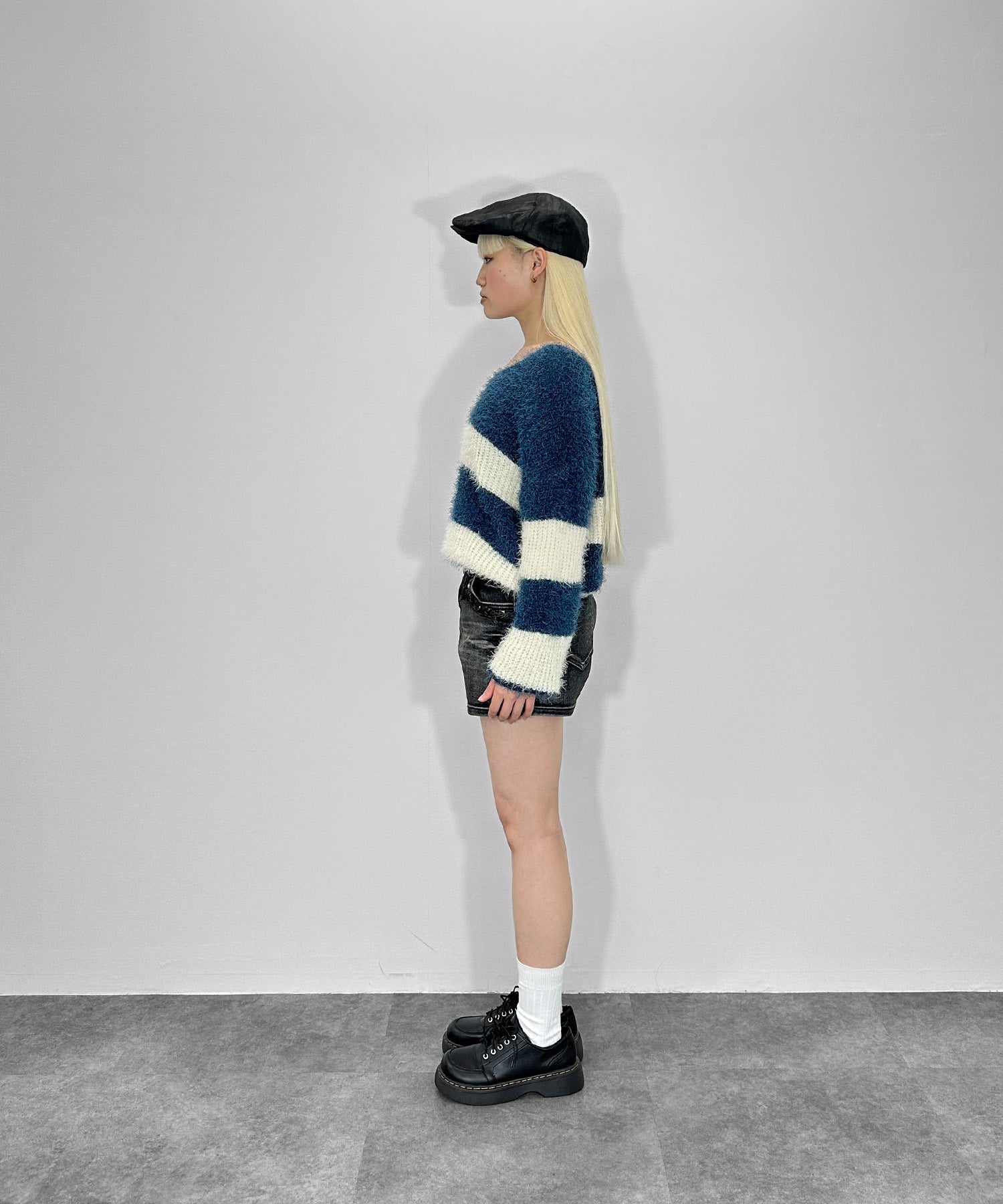 ワイドボーダーVネックニット