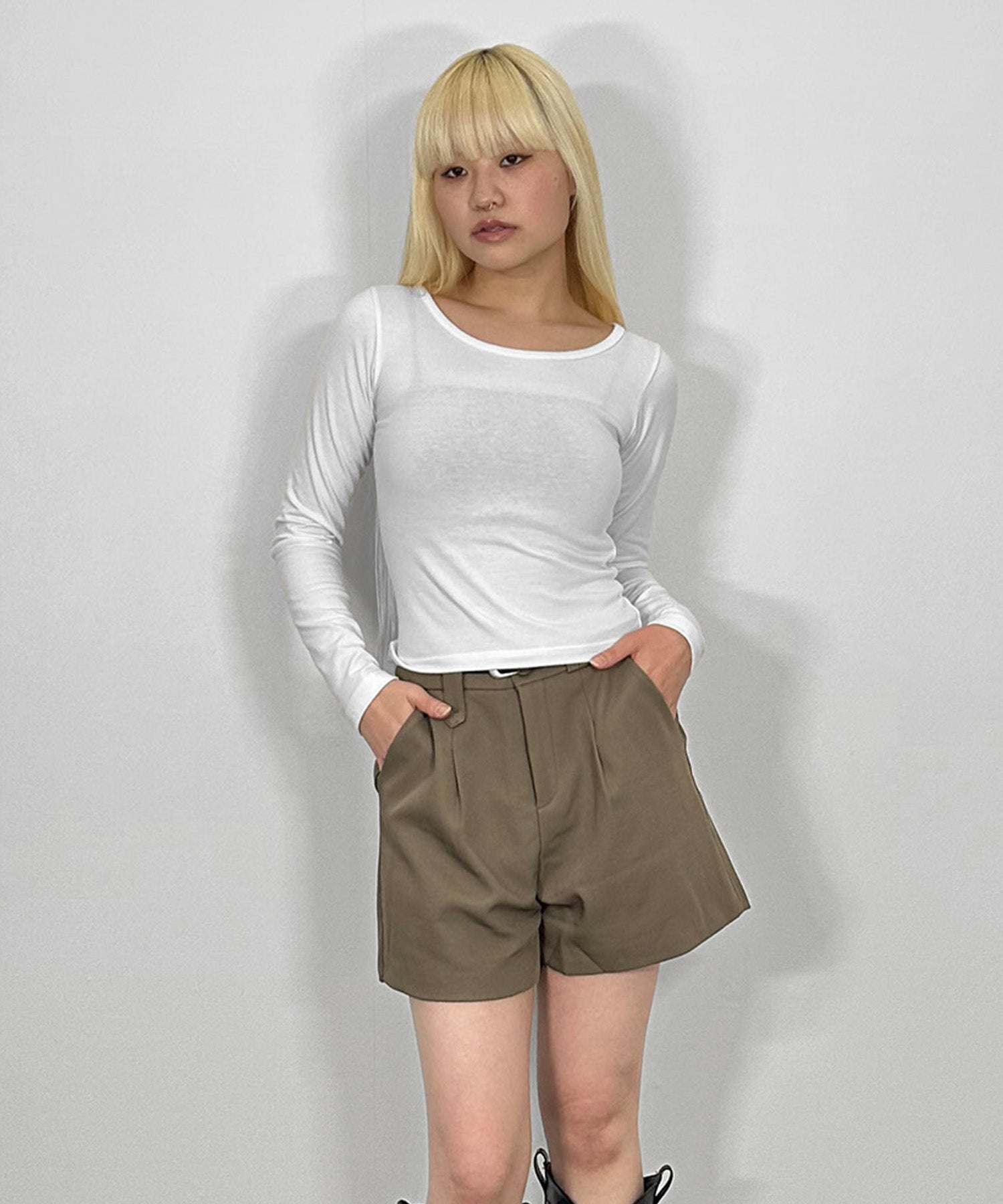 バックダブルストラップロングTシャツ