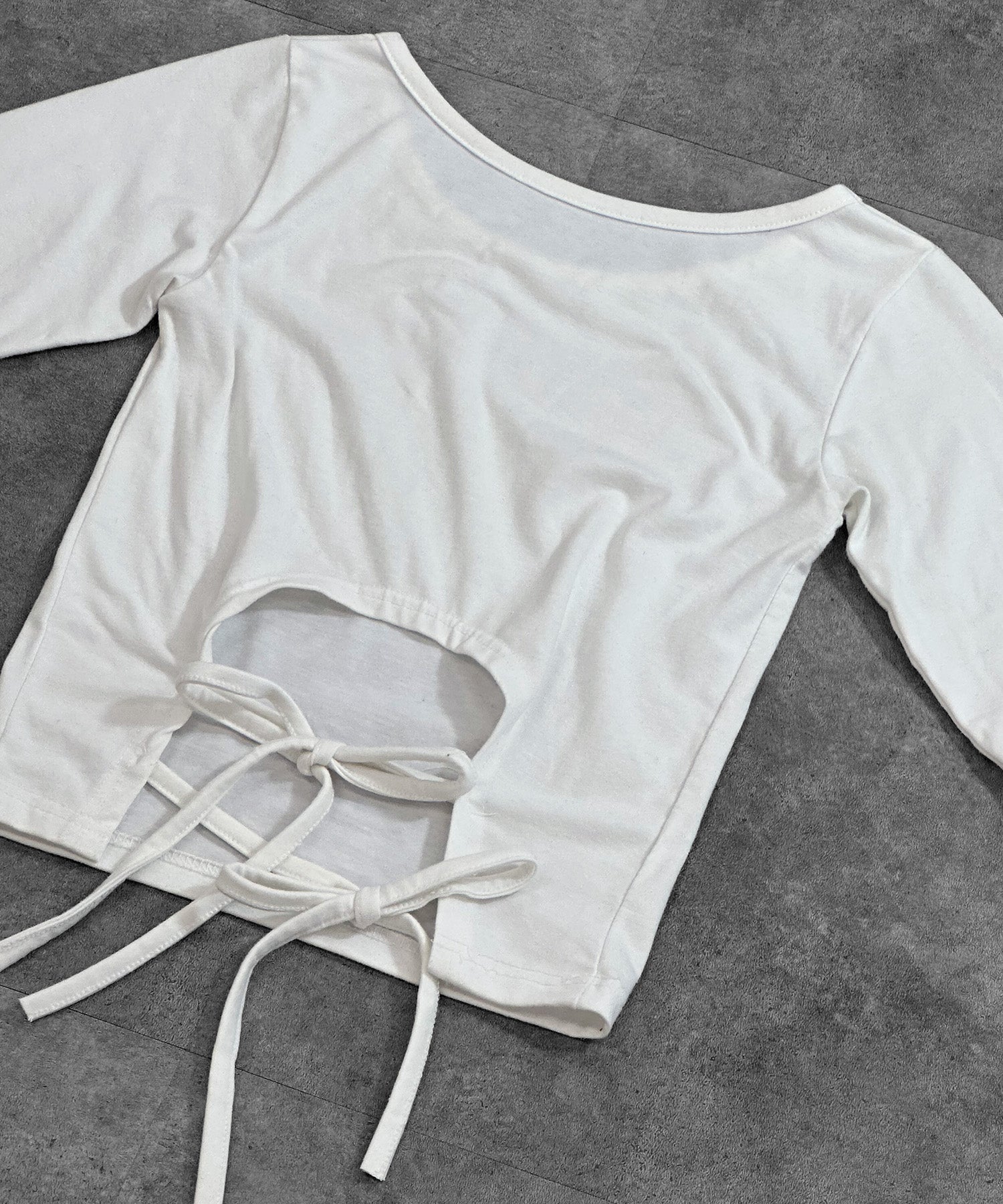 バックダブルストラップロングTシャツ
