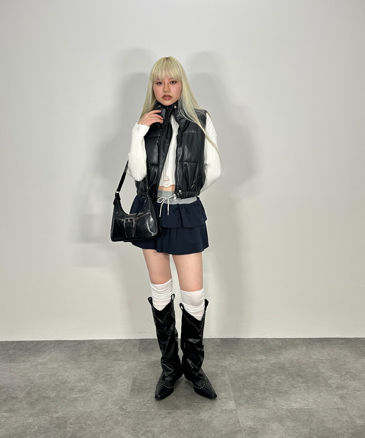 ヴィンテージ風スタッズカバーブーツ