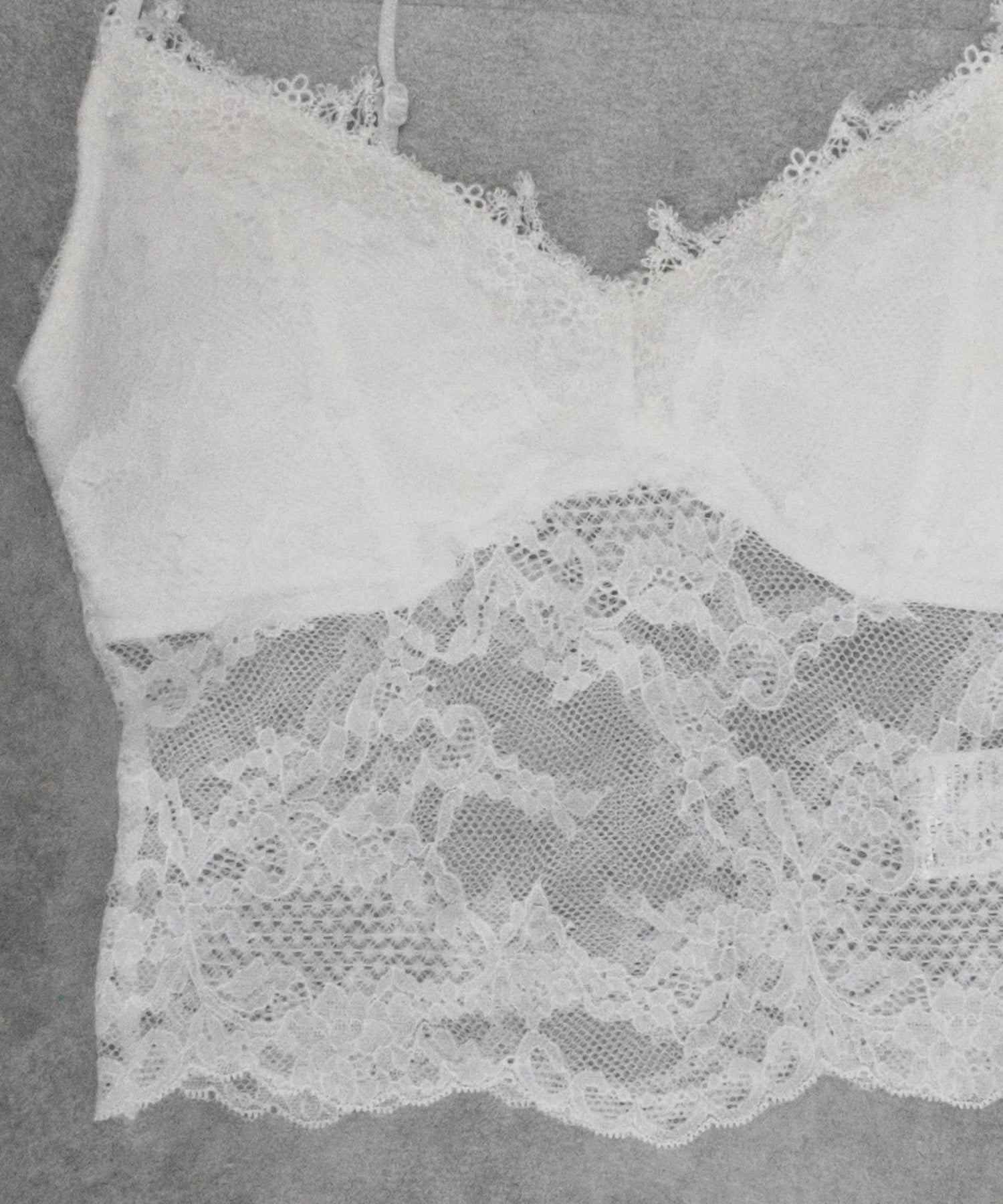 ホワイト レース付き キャミソール Amazon | [miniministore] カップ付き レースキャミソール 背中